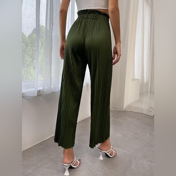 Pleated Green Wide-Leg Pants - Picture 4 of 6